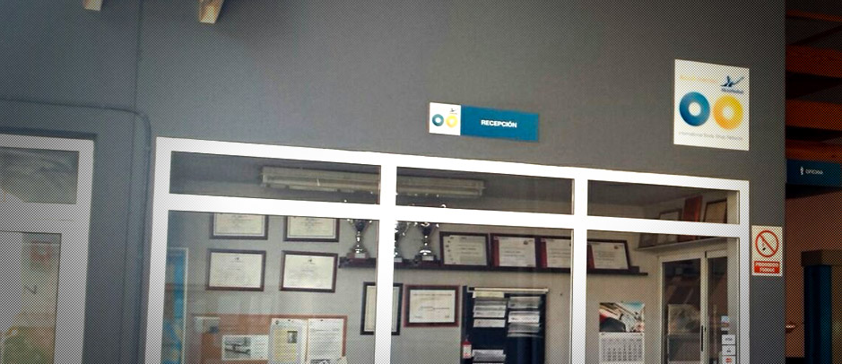 Car Painter. taller de plancha y pintura